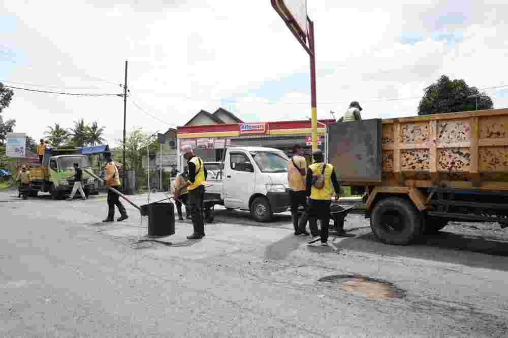 Jalan Rusak di Tempel Ditambal Pemkab Sleman Meski Kewenangan DIY