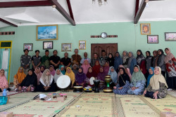 Prihatin dengan Kondisi Lansia, UAD Bentuk Kampung Lansia di Sedayu