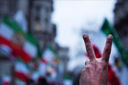 Iran Tutup Wilayah Udara, Penerbangan Internasional Dibatasi