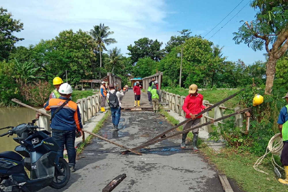 Jembatan Linggan Ditutup, Ini Jalur Alternatif ke Pantai Trisik