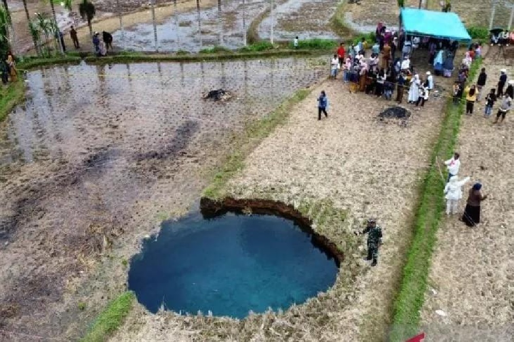 BRIN Jelaskan Penyebab Sinkhole Marak di Indonesia