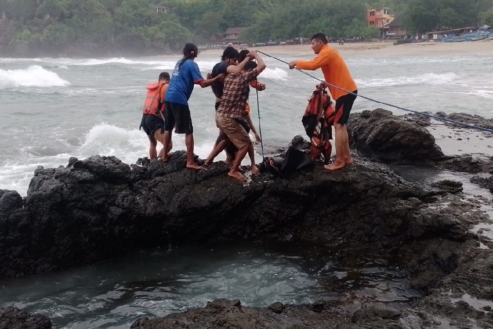 Wisatawan Asal Pekalongan Terseret Ombak di Pantai Siung Gunungkidul