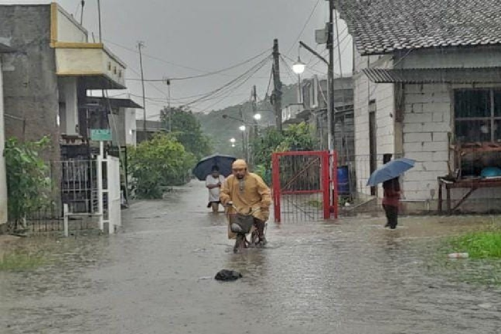 Hujan Sehari, 16 Kecamatan di Bekasi Terendam Banjir