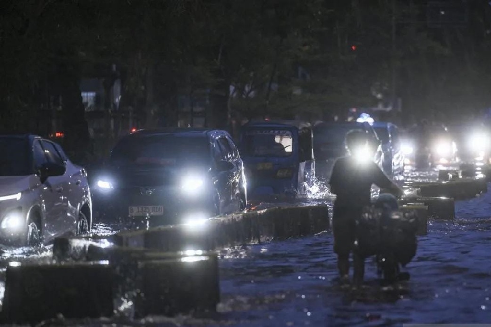 Hingga Kini Banjir Jakut Belum Surut, BPBD: 12 Ruas Jalan Tergenang