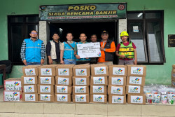 PLN Salurkan Bantuan Korban Banjir ke Kudus, Jepara, dan Pati