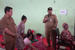 Wagub Jateng Taj Yasin Bantu Pendidikan Pengungsi Disabilitas