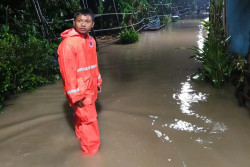 Luapan Kali Pepe Rendam Kampung Sruni Solo Seusai Hujan Deras