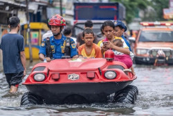 Banjir Jakarta Belum Surut, BPBD Catat 19 RT Masih Tergenang