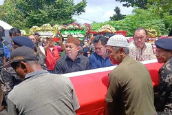Jenazah Pilot ATR 42-500 Andy Dahananto Disambut Haru di Tigaraksa