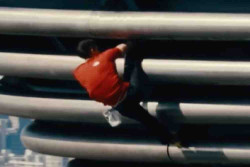 Pendaki AS Alex Honnold Ukir Sejarah di Taipei 101