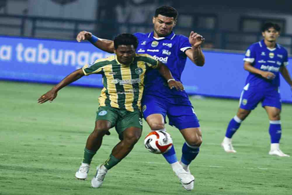 Gol Menit Akhir Berguinho Antar Persib Rebut Kembali Puncak Klasemen