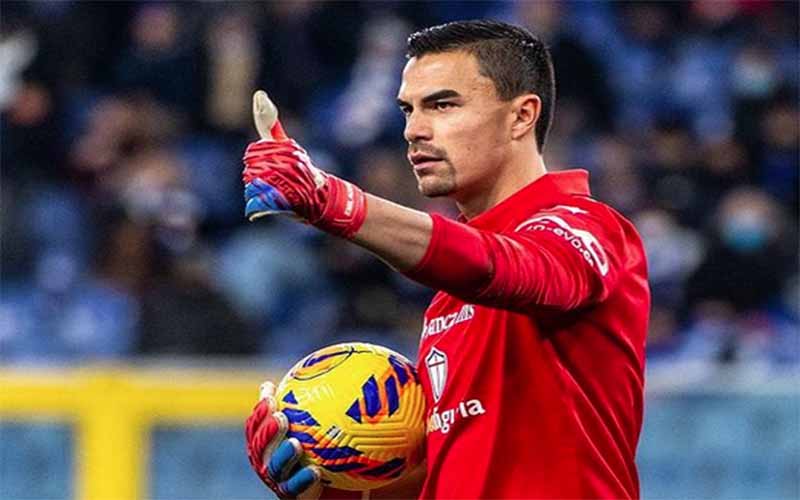 Emil Audero Tertinggal Bus Usai Temu Kangen dengan Jay Idzes