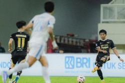 Dua Gol Alex Martins Antar Dewa United Tekuk Arema FC 2-0