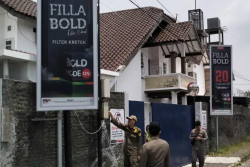 Satpol PP Bantul Tertibkan Reklame Ilegal di Titik Strategis