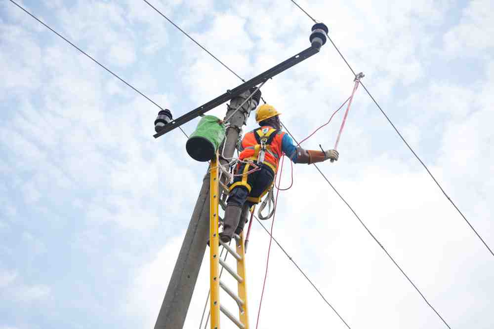 PLN Pulihkan 80 Persen Listrik Terdampak Banjir di Purbalingga