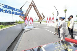 Sampah Menumpuk di Jembatan Kabanaran, DLH Kulonprogo Siagakan Petugas