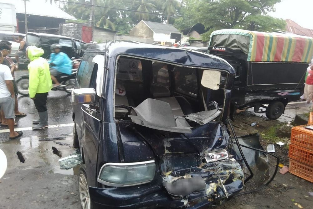 Tabrakan Beruntun Enam Kendaraan Sempat Lumpuhkan Jalan Magelang