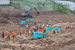 Longsor Bandung Barat, 64 Kantong Jenazah Dievakuasi