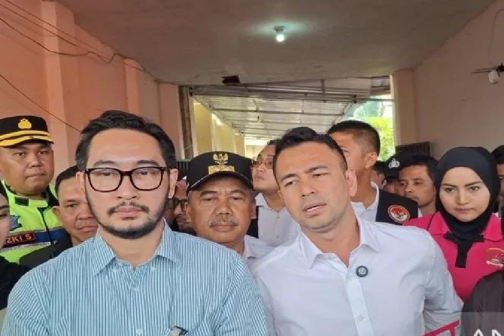 Raffi Ahmad Sampaikan Salam Prabowo untuk Korban Longsor di Bandung