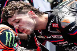 Dominasi Marco Bezzecchi, Aprilia Tercepat Hari Pertama Tes Pramusim