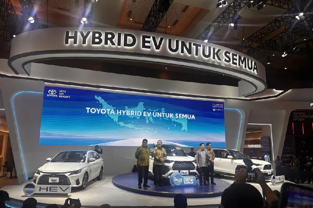 Toyota Luncurkan Tiga Mobil Hybrid Terjangkau di IIMS 2026