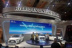 Toyota Luncurkan Tiga Mobil Hybrid Terjangkau di IIMS 2026
