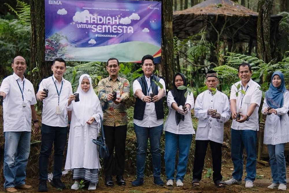Bank Jateng Batang Tanam 200 Kopi di Curug Genting