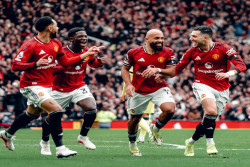 MU Tekuk Tottenham 2-0, Era Carrick Berlanjut dengan Empat Kemenangan