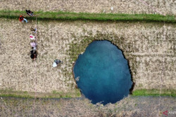 Sinkhole Situjuah Berpotensi Melebar, Warga Diminta Jaga Jarak Aman