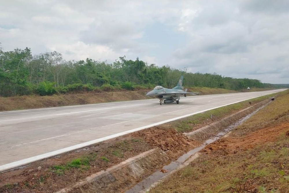 Tol dan Jalan Nasional Disiapkan Jadi Runway Darurat